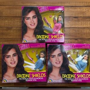 Vintage 1982 Brooke Shields The World’s Most Glamorous Teenage Doll Set NEW